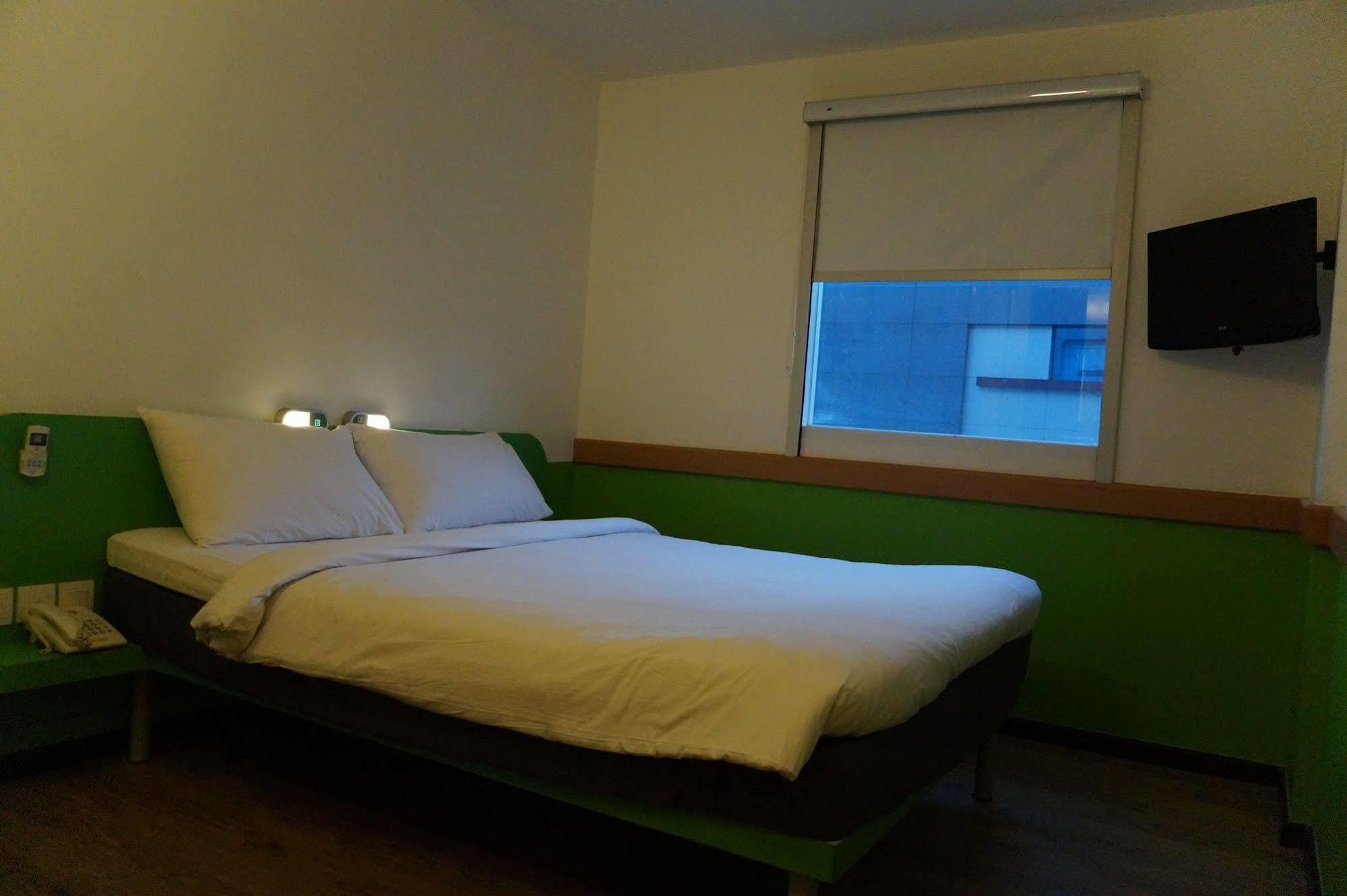 Ibis Budget Jakarta Airport Tangerang Kültér fotó